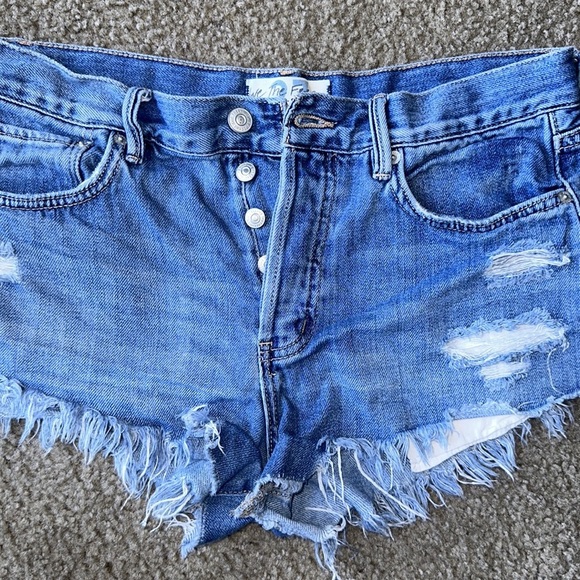 We The Free Blue Jean Shorts Frayed Hem - Picture 3 of 5